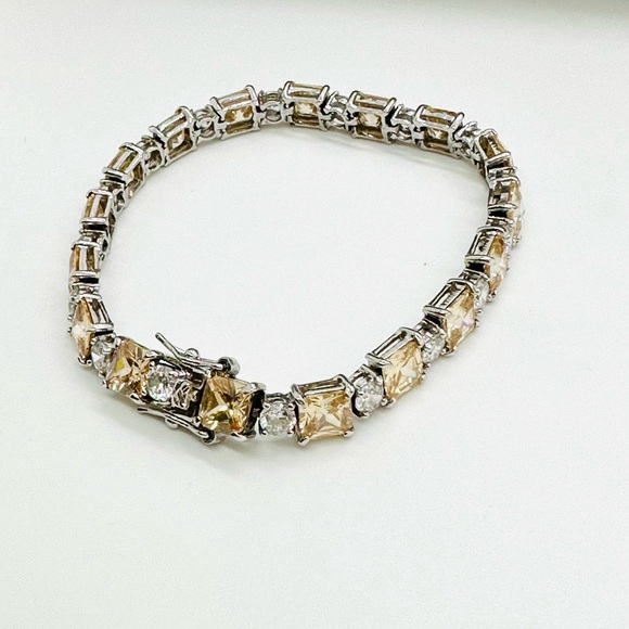 Beautiful Crystal 925 Tennis Bracelet - Picture 4 of 17